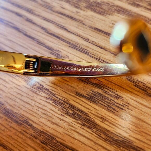 KATE SPADE "Spot The Spade" Classic Open Hinged Bracelet WEDDING GUEST - Picture 2 of 4